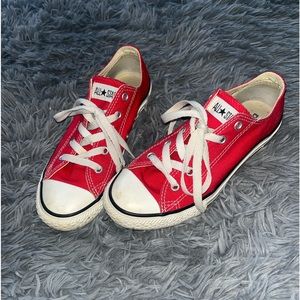 Red Converse.